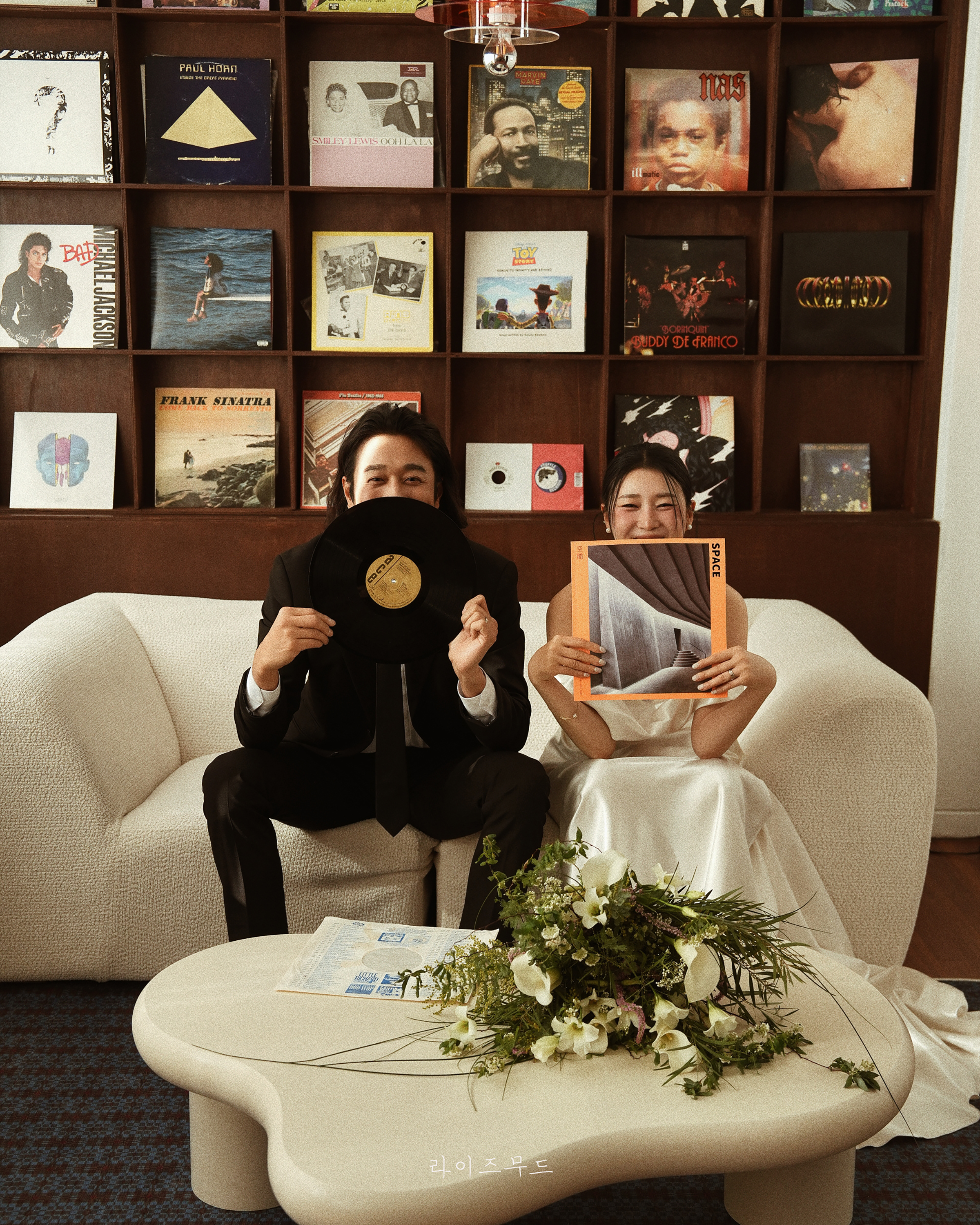 Lifestyle wedding editorial in a lounge setting